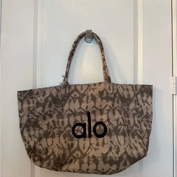 ALO Yoga Taupe Tie-Dye Canvas Tote with Black Logo - Picture 2 of 4